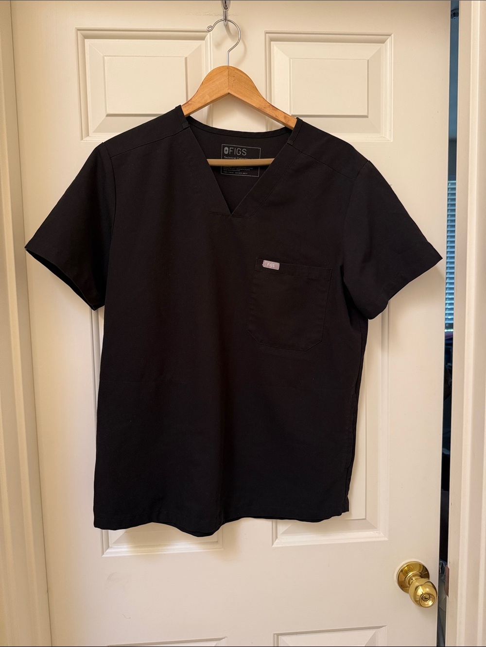 FIGS Women’s Black Long Sleeve Scrub Top